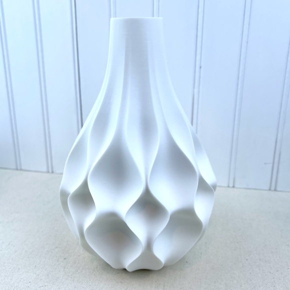 Modern Flower Vase, Abyssal Flower Vase - Picture 7 of 7